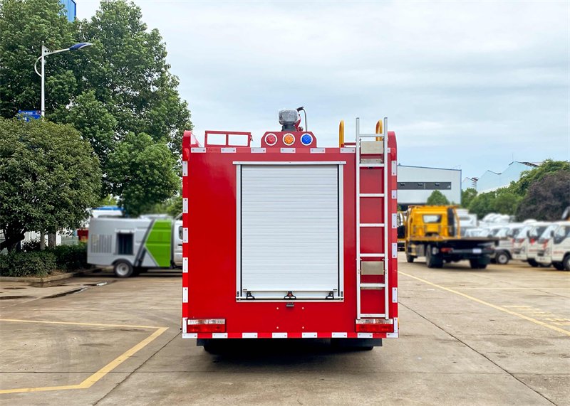 城市逆行者：消防车全景科普指南